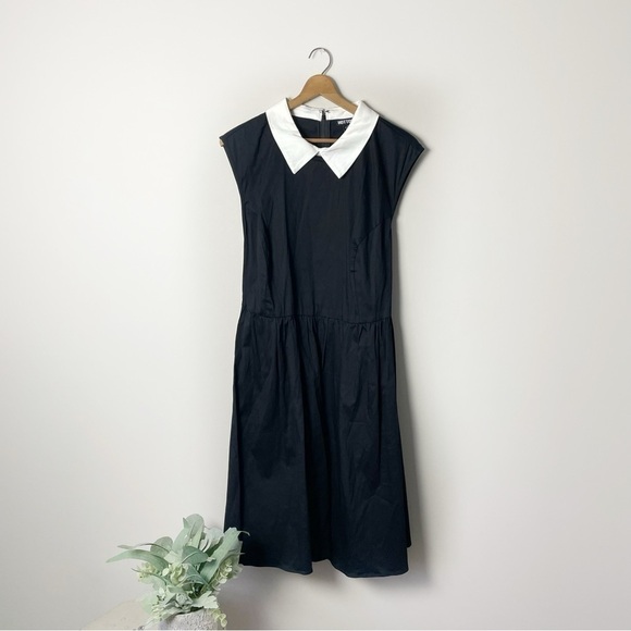 Hot Topic Dresses & Skirts - [Hot Topic] Women's Black & White Pin Up Wednesday Adams Fit & Flare Dress